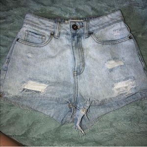 Bullhead “mom” shorts